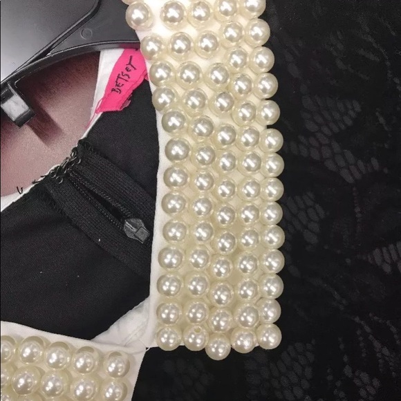 Betsey Johnson lace sleeve shift faux pearl NWT - Picture 5 of 8